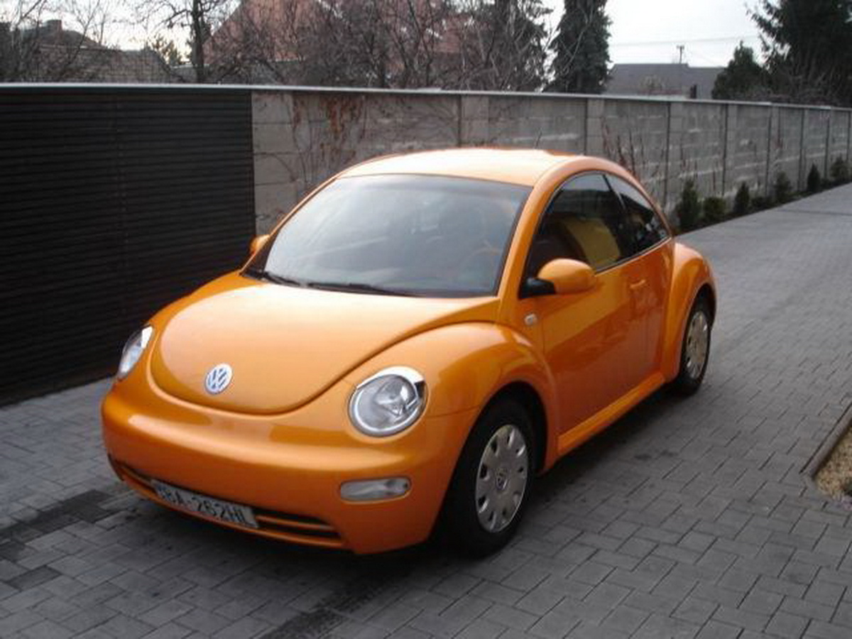 Volkswagen NewBeetle orange